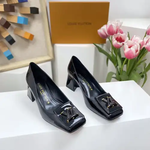 LV Shoes 2304PZ0125 0205